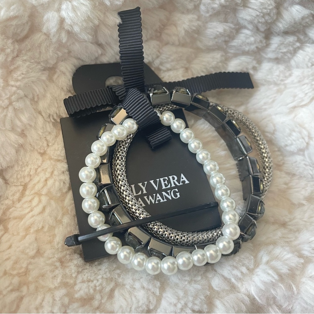 Simple Vera Vera Wang Black Silver Crystal Stone Set of Three Stretch Bracelet